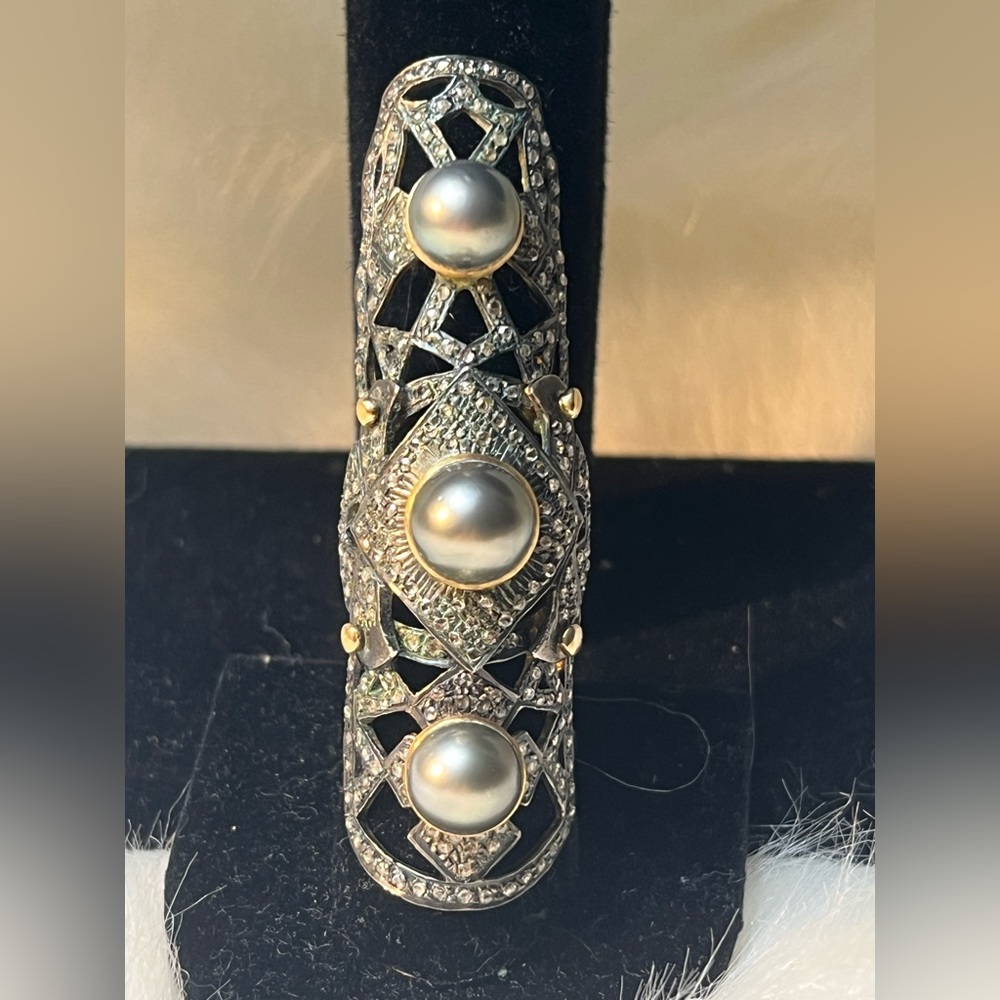 Rare of Tahitian pearls medieval ring in 14kt gold, oxidized silver, diamonds.🩶